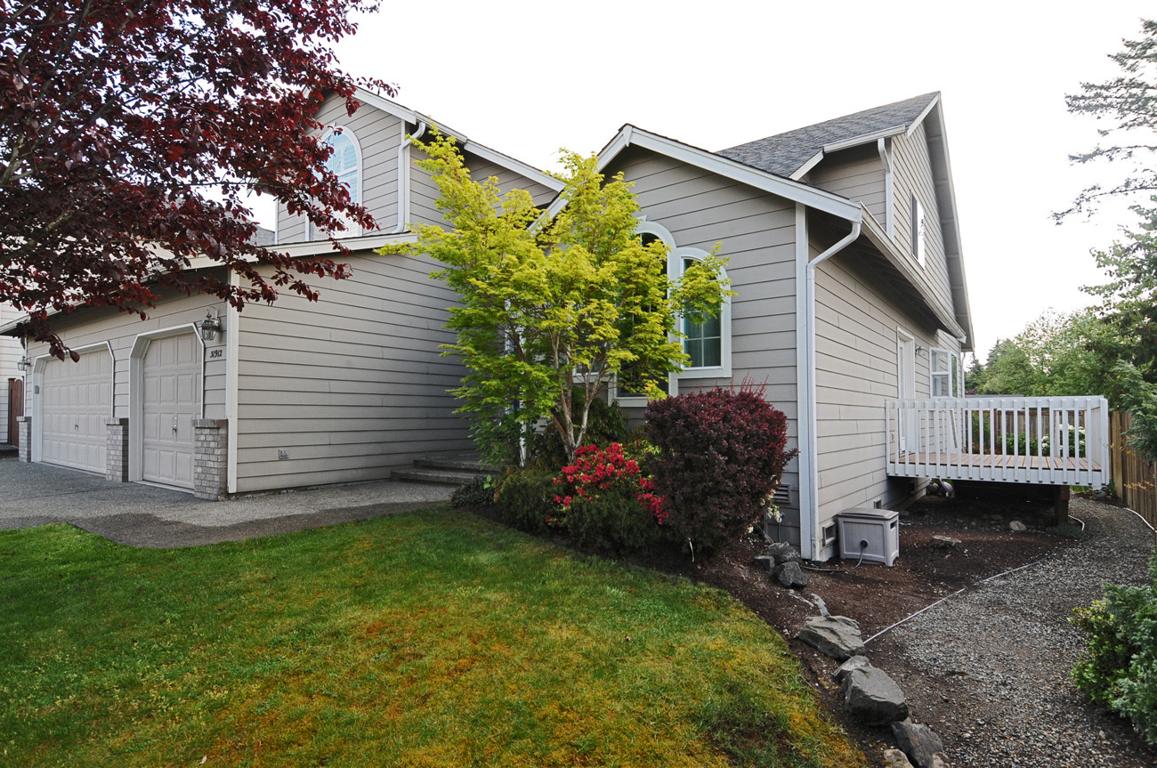 Property Photo:  31912 53rd Pl S  WA 98001 