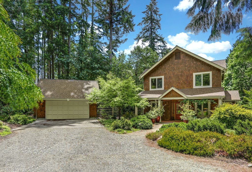 Property Photo:  4447 Blakely Ave NE  WA 98110 