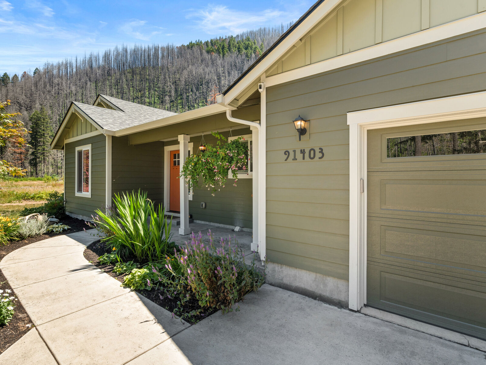 Property Photo: 91403 Marbrook Ln OR 97413