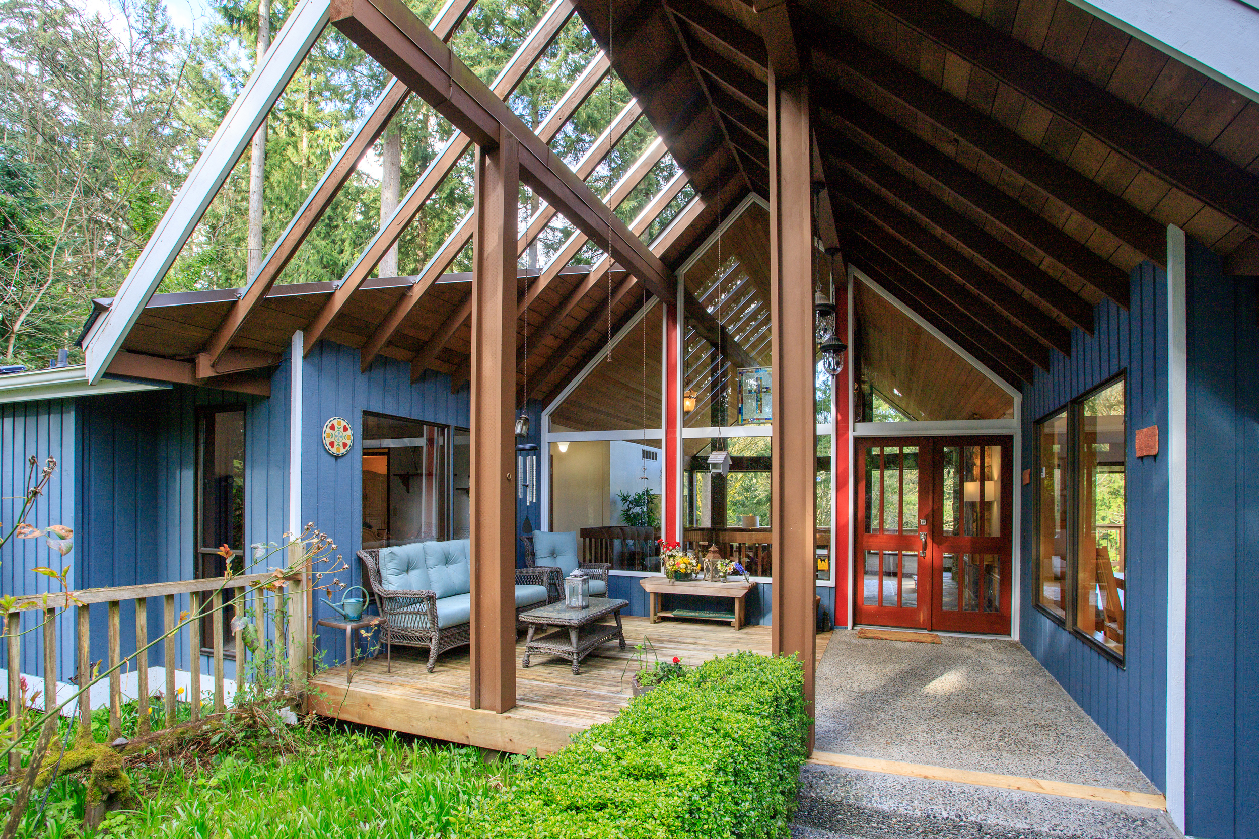 Property Photo: Entry 15726 60th Avenue W WA 98026