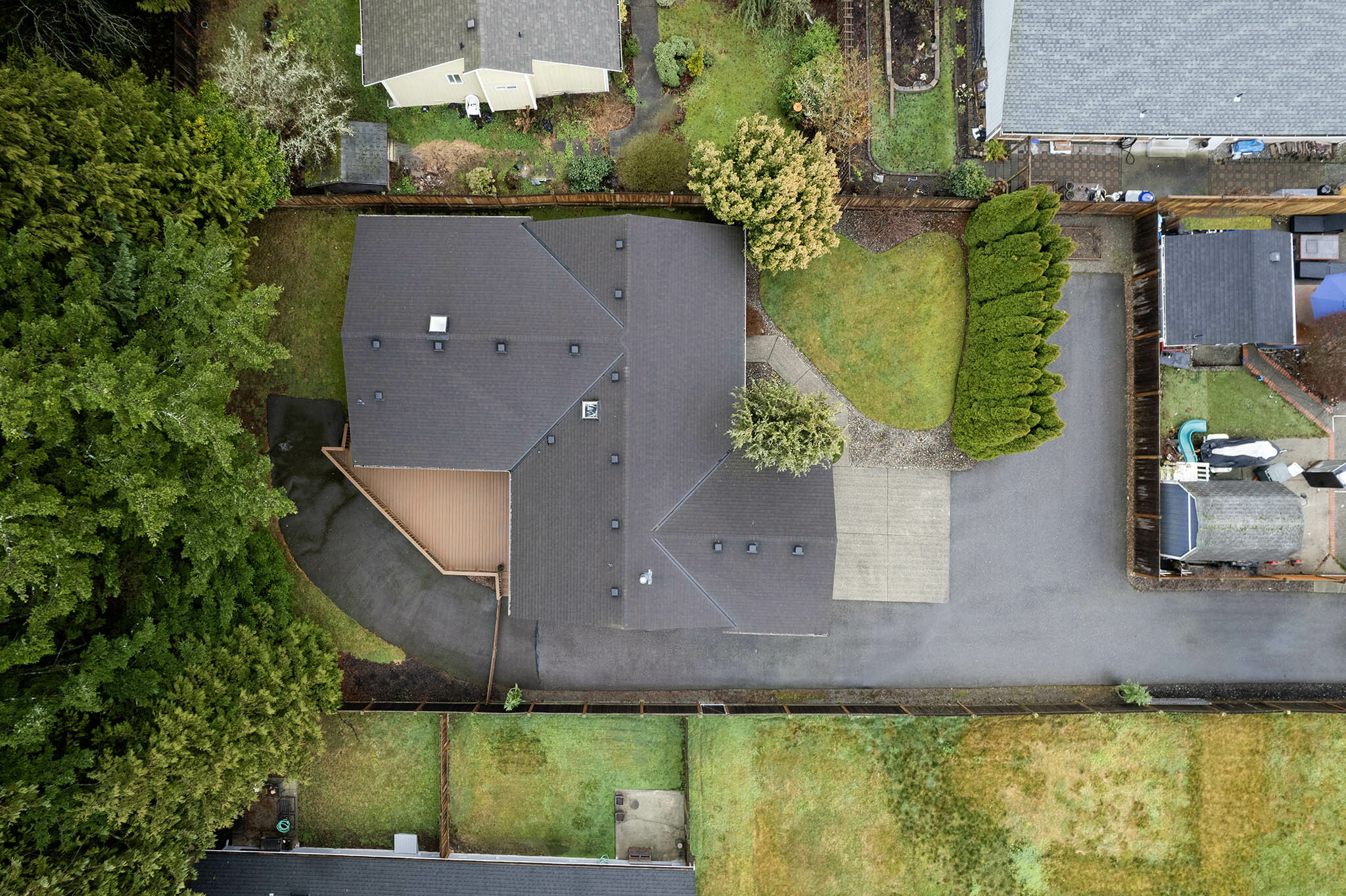 Property Photo:  325  60th Street SE  WA 98203 