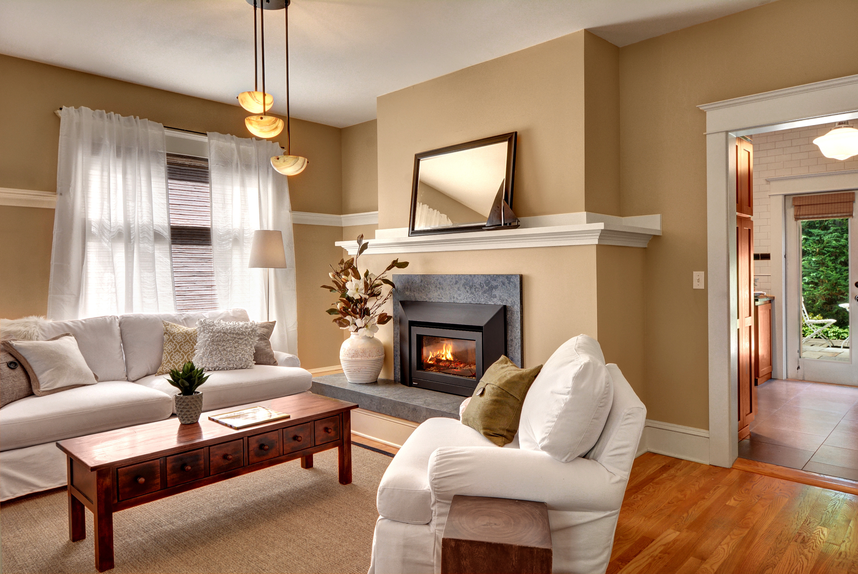 Property Photo: Living room/dining room 1161 18th Ave E  WA 98112 