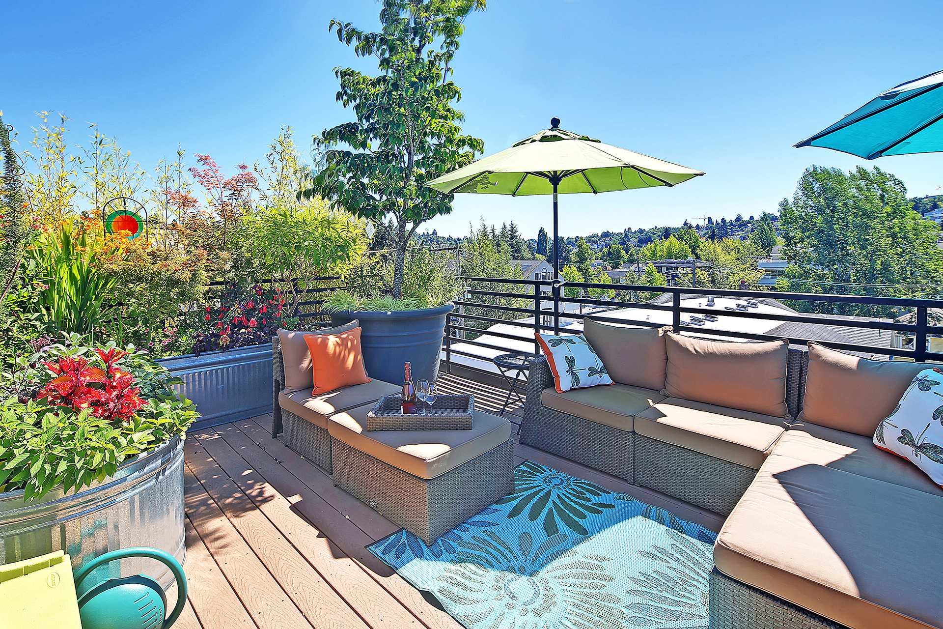 Property Photo: Private Roof Top Deck 2914 E Madison St 301  WA 98112 