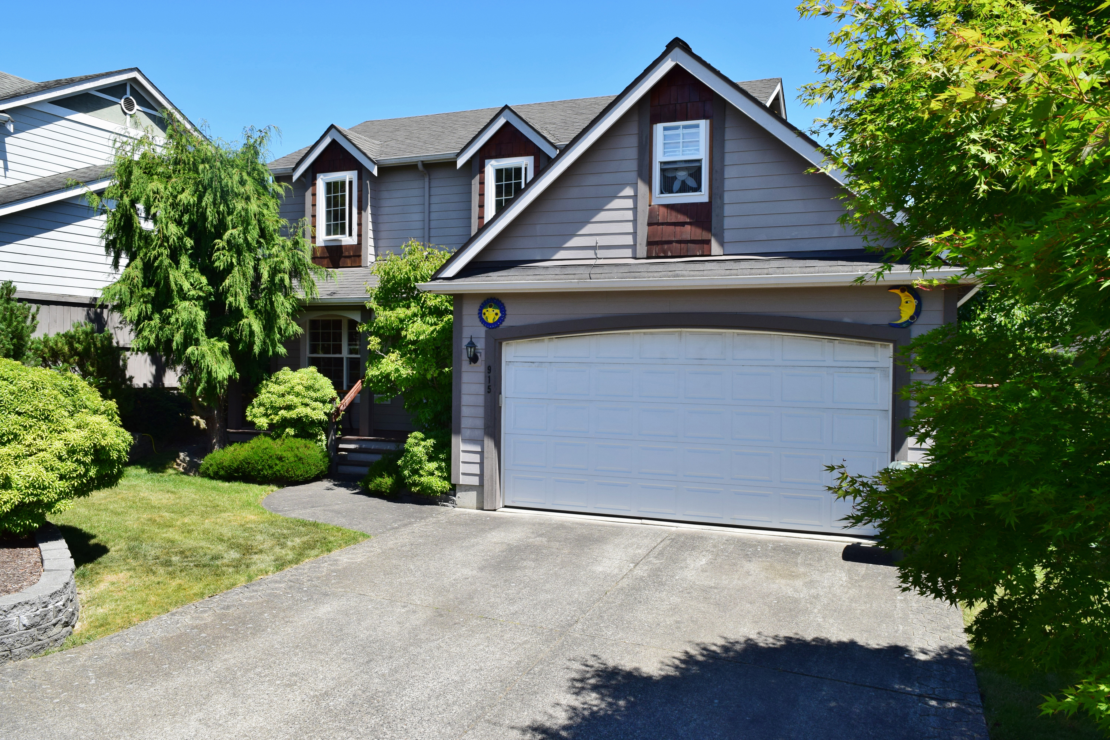 Property Photo: Exterior 915 Gilbert Dr WA 98226