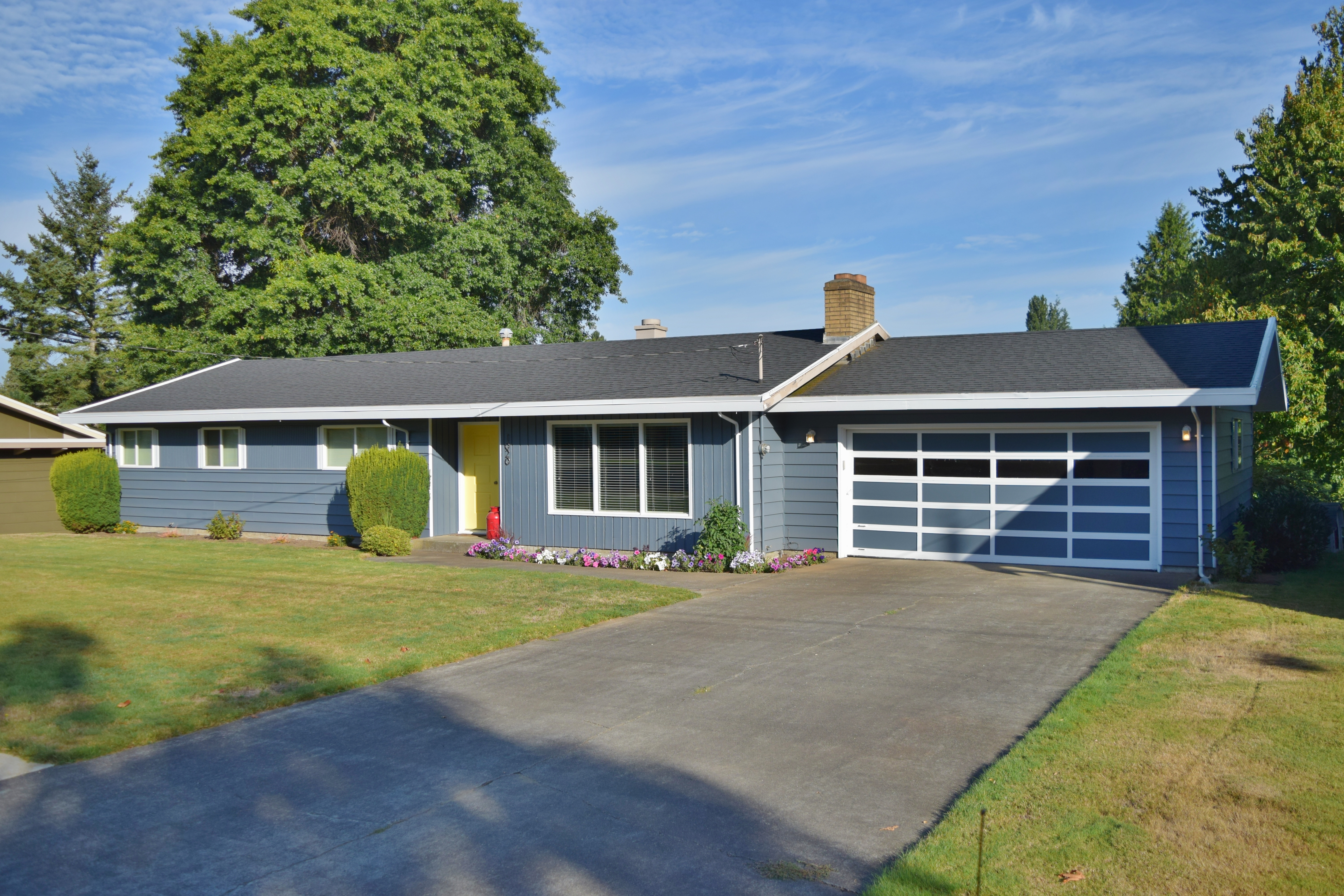 Property Photo: 1020 Glenning St WA 98264