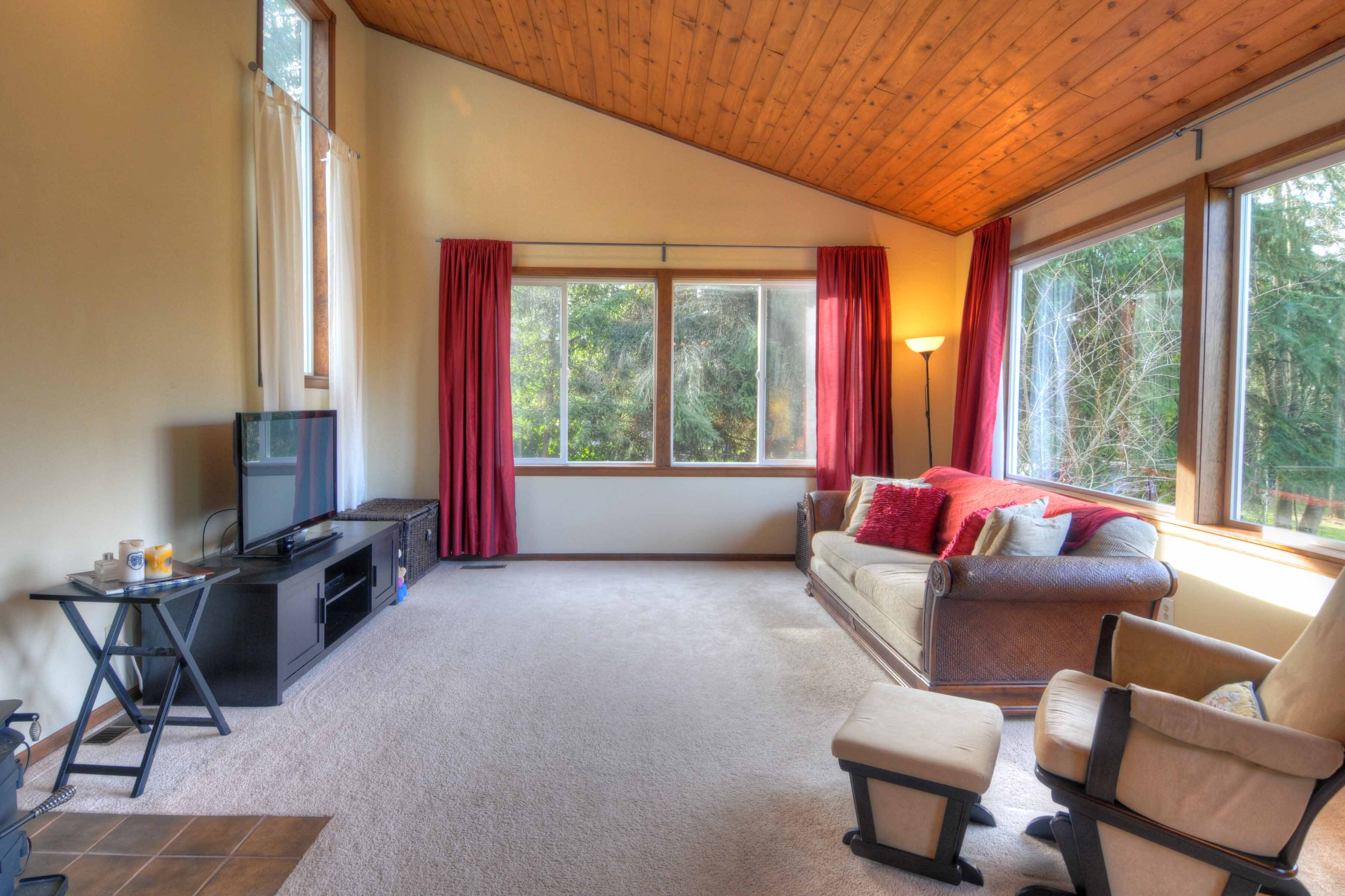 Property Photo: Classic nw contemporary 24226 75th Ave SE WA 98072