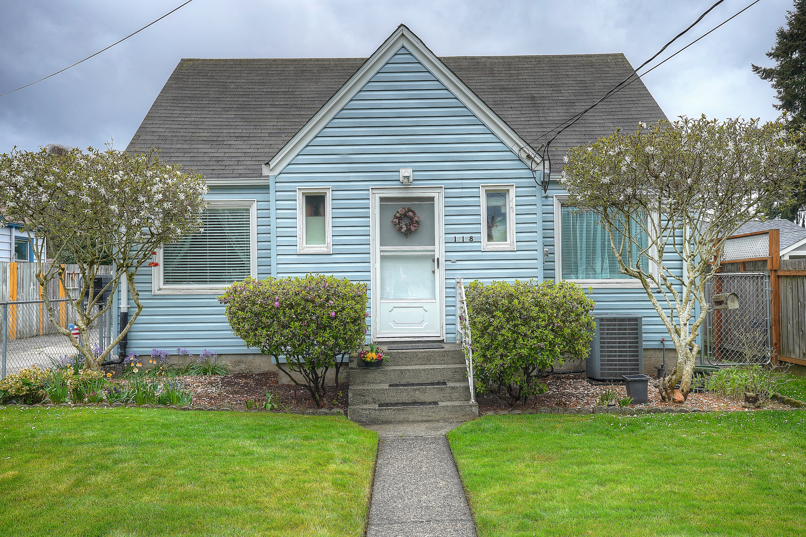 Property Photo:  118 E 65th St  WA 98404 