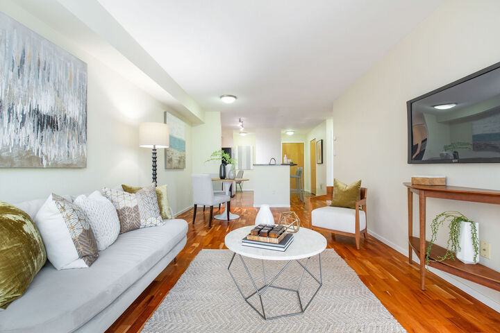 412  11th Avenue 508  Seattle WA 98122 photo