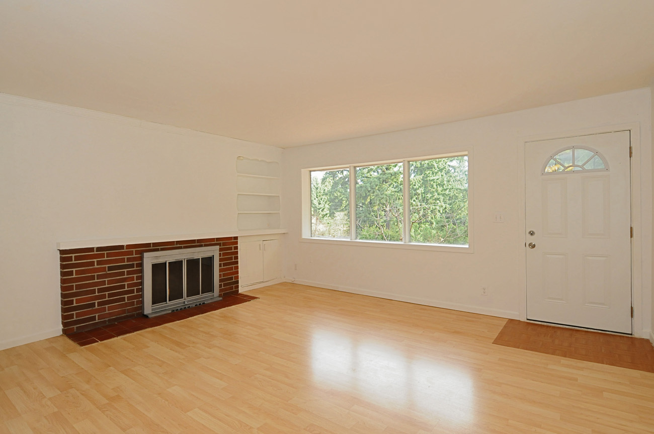 Property Photo: Living room 15721 Densmore Ave N  WA 98133 