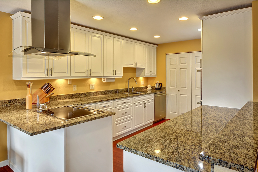 Property Photo: Kitchen 629 Kirkland Way B-9  WA 98033 