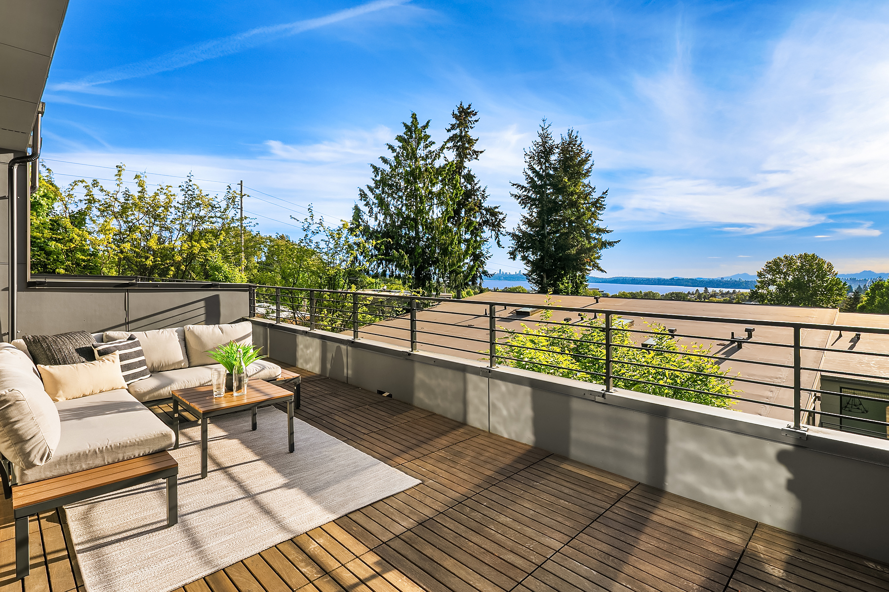 Property Photo: 8721 114th Avenue NE B WA 98033