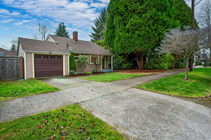 Property Photo:  1475 NW 77th Street  WA 98117 