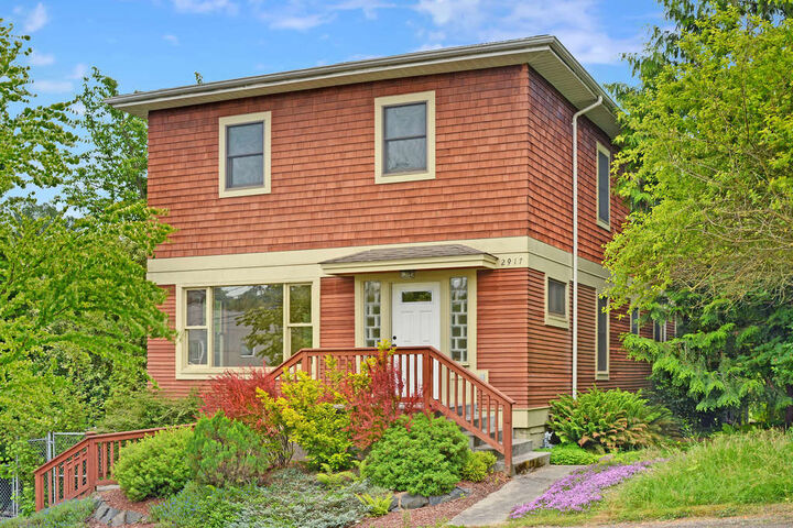 2917 E Thomas St  Seattle WA 98112 photo