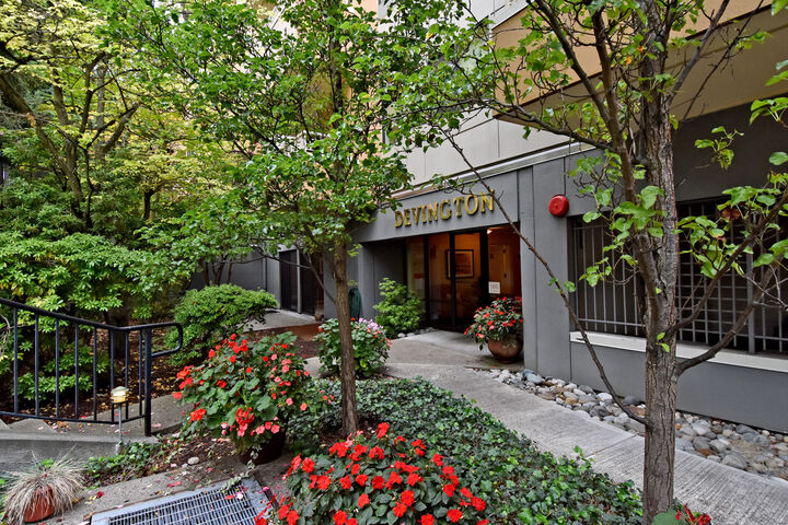 7600 SE 29th St 311  Mercer Island WA 98040 photo