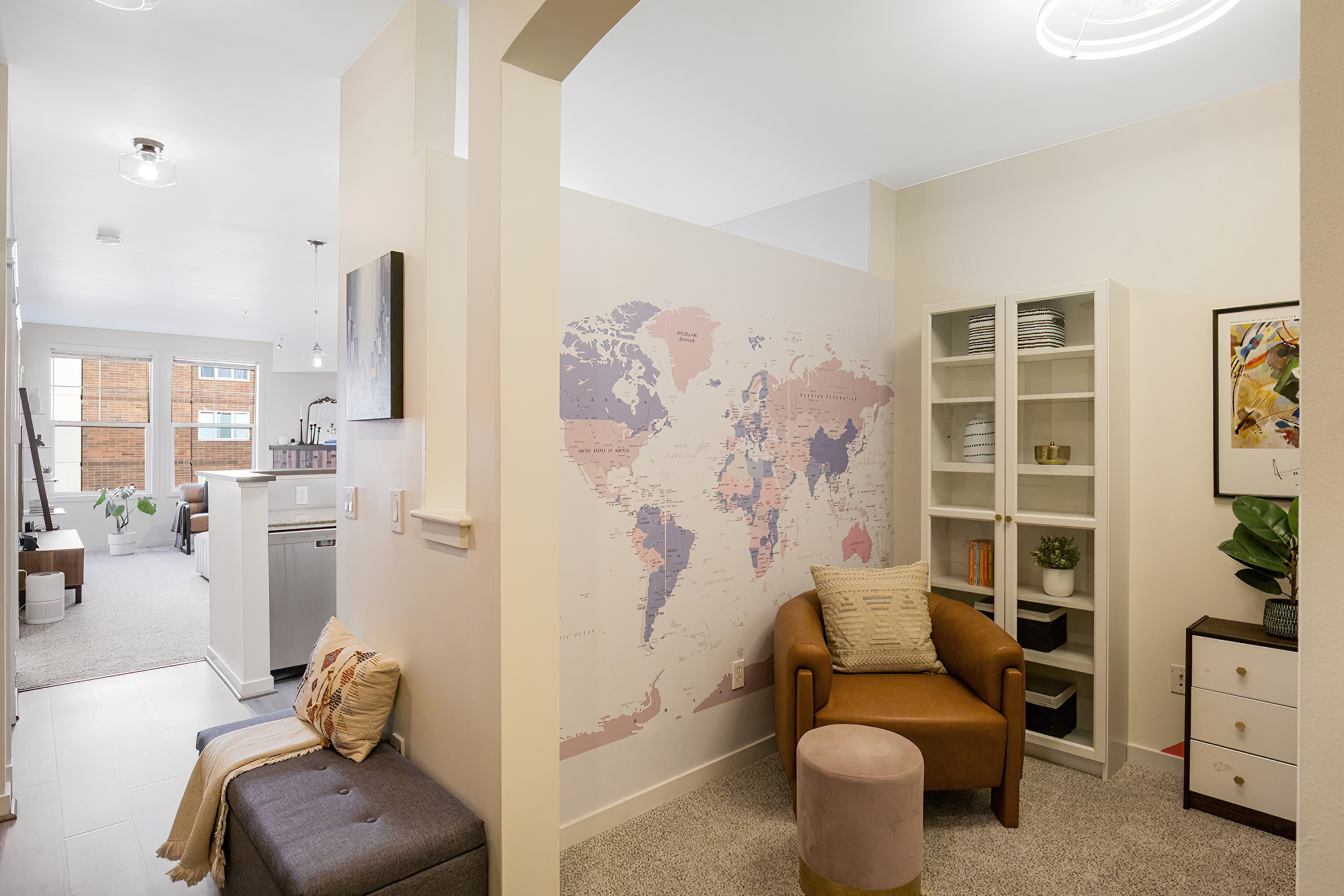 Property Photo: 530 4th Avenue W 405 WA 98119