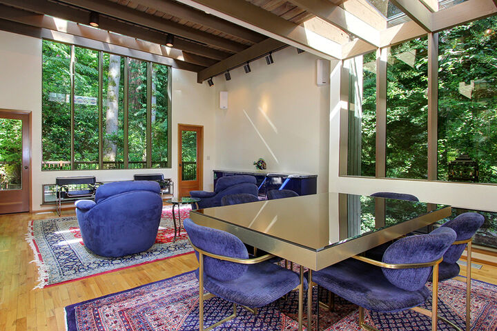 Property Photo: Living room 4910 E Mercer Wy WA 98040