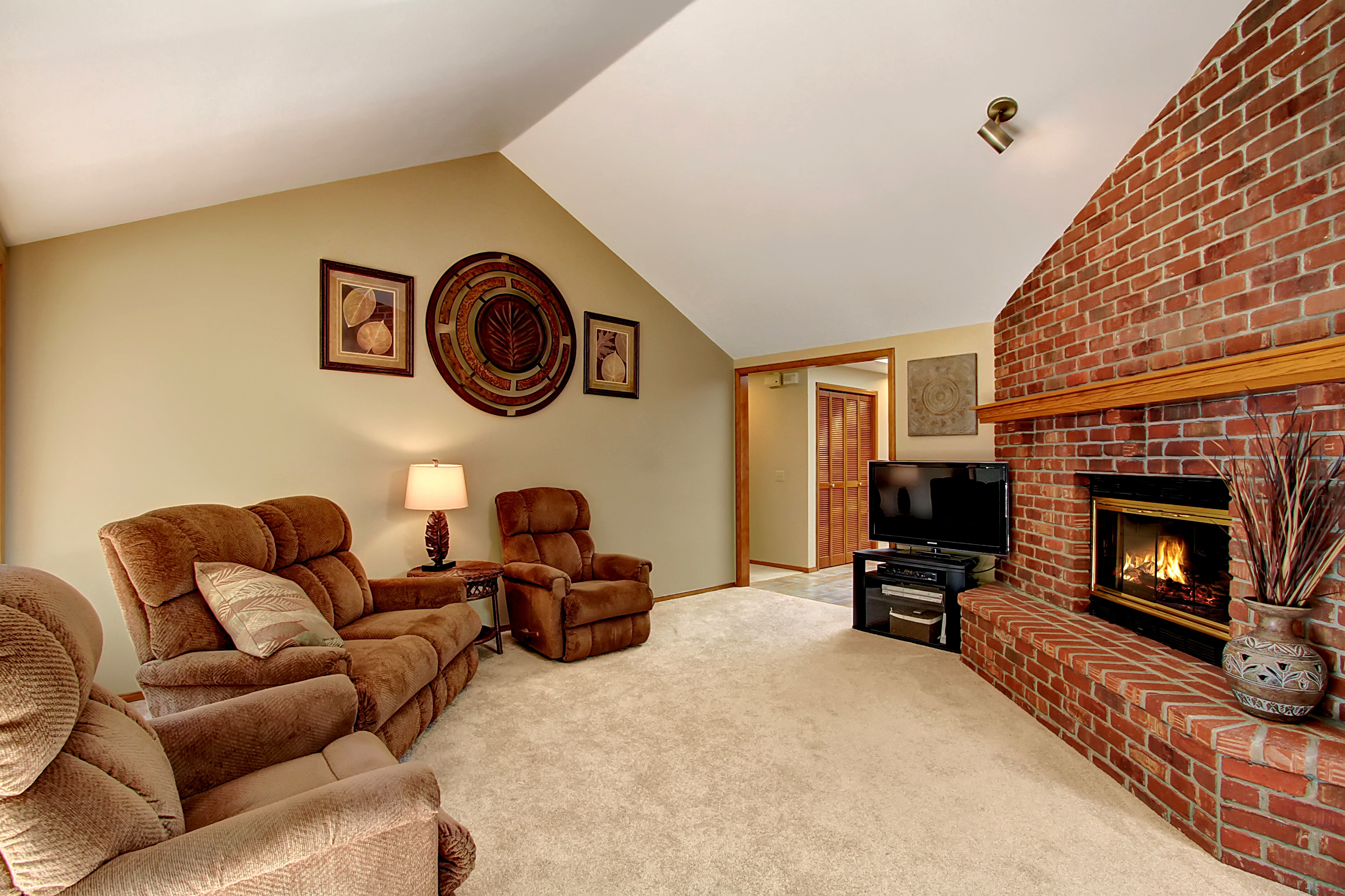 Property Photo: Living room 6902 168th St SW  WA 98037 