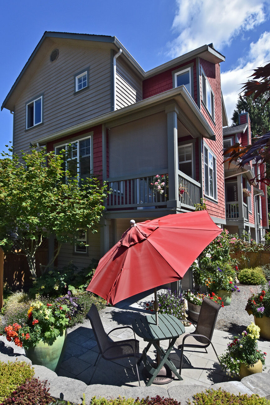 Property Photo:  4202 36th Ave W  WA 98199 