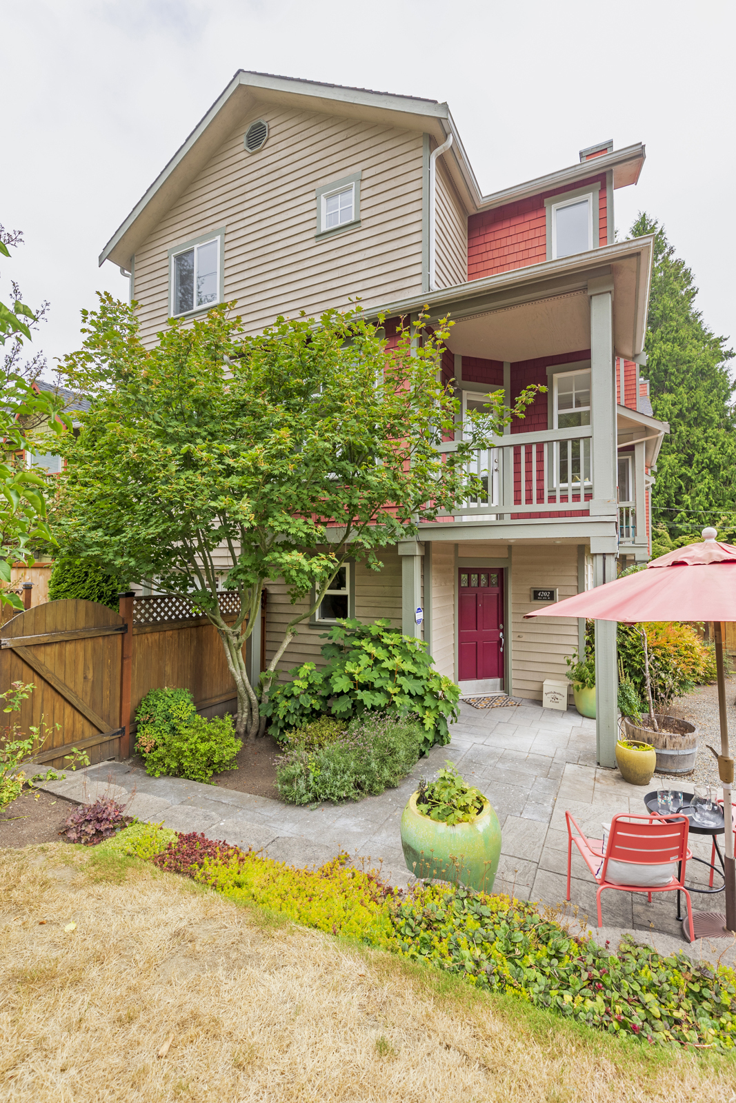 Property Photo:  4202 36th Ave W  WA 98199 