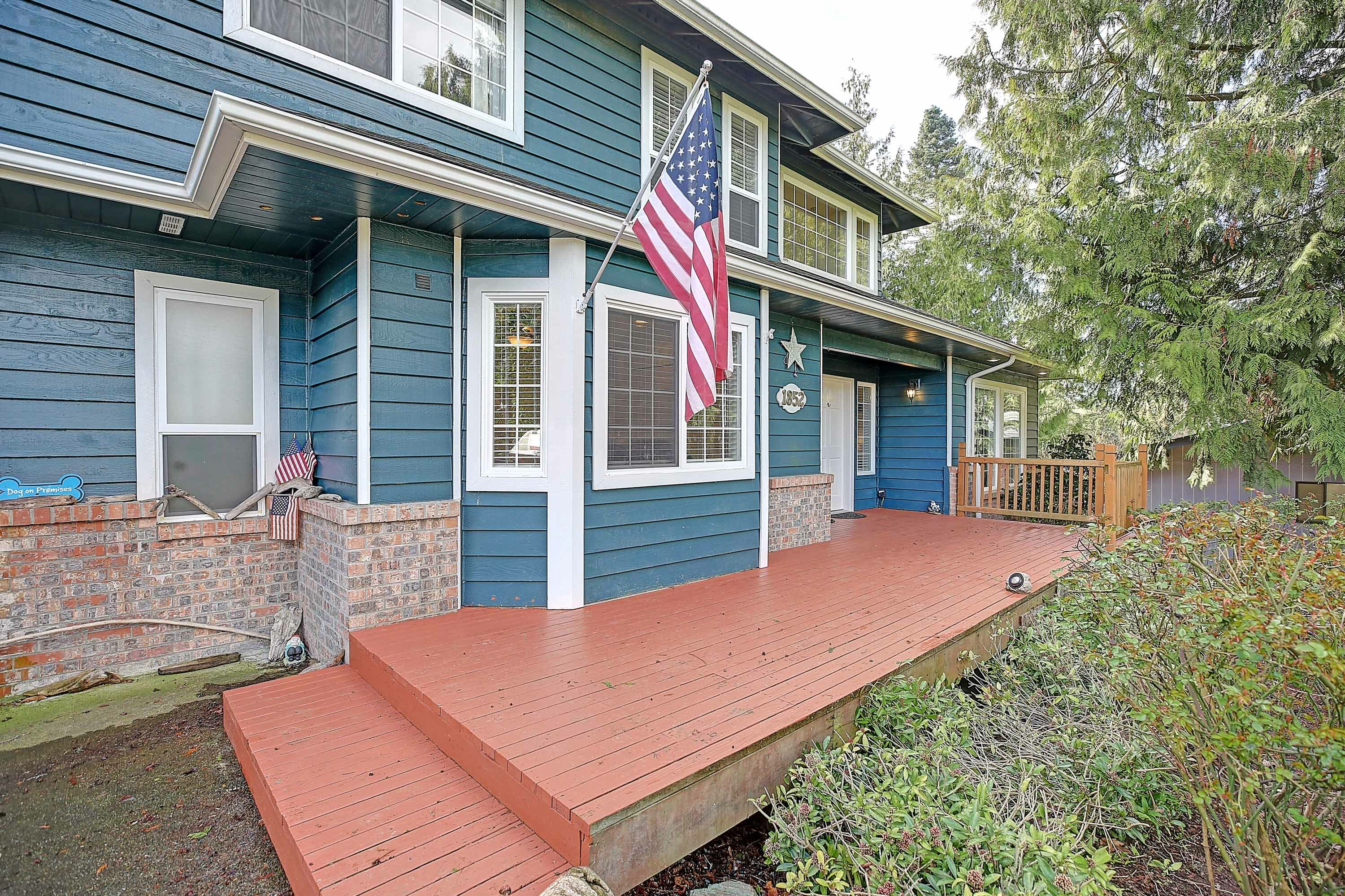 Property Photo:  1852 Elhardt St  WA 98282 