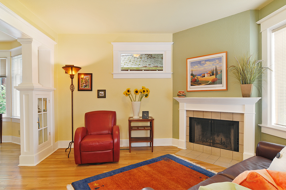 Property Photo: Foyer/living room/dining room/kitchen 4650 1st Ave NE  WA 98105 