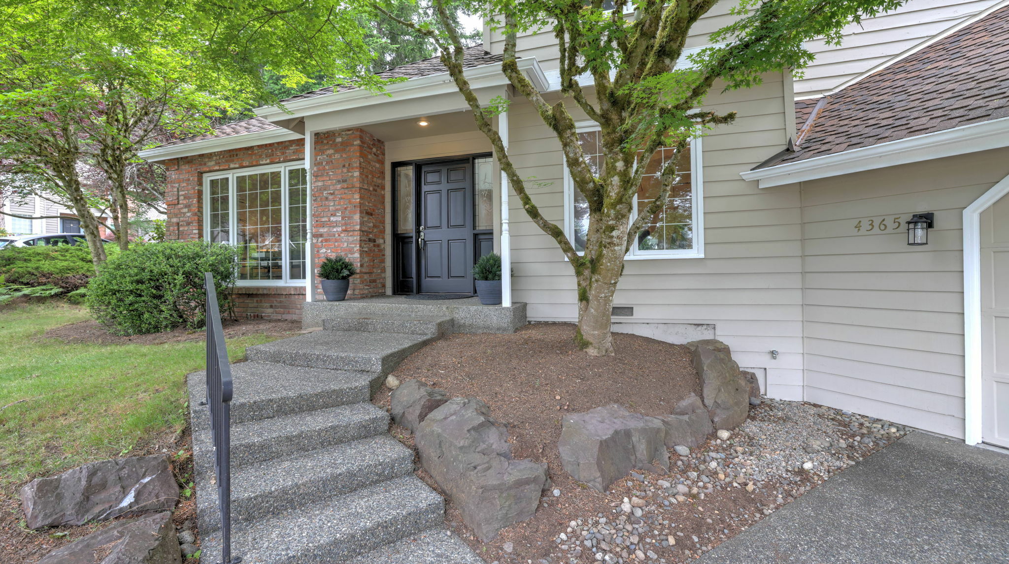 Property Photo: 4365 239th Place SE WA 98029