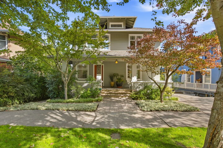 Property Photo:  142  30th Avenue  WA 98122 