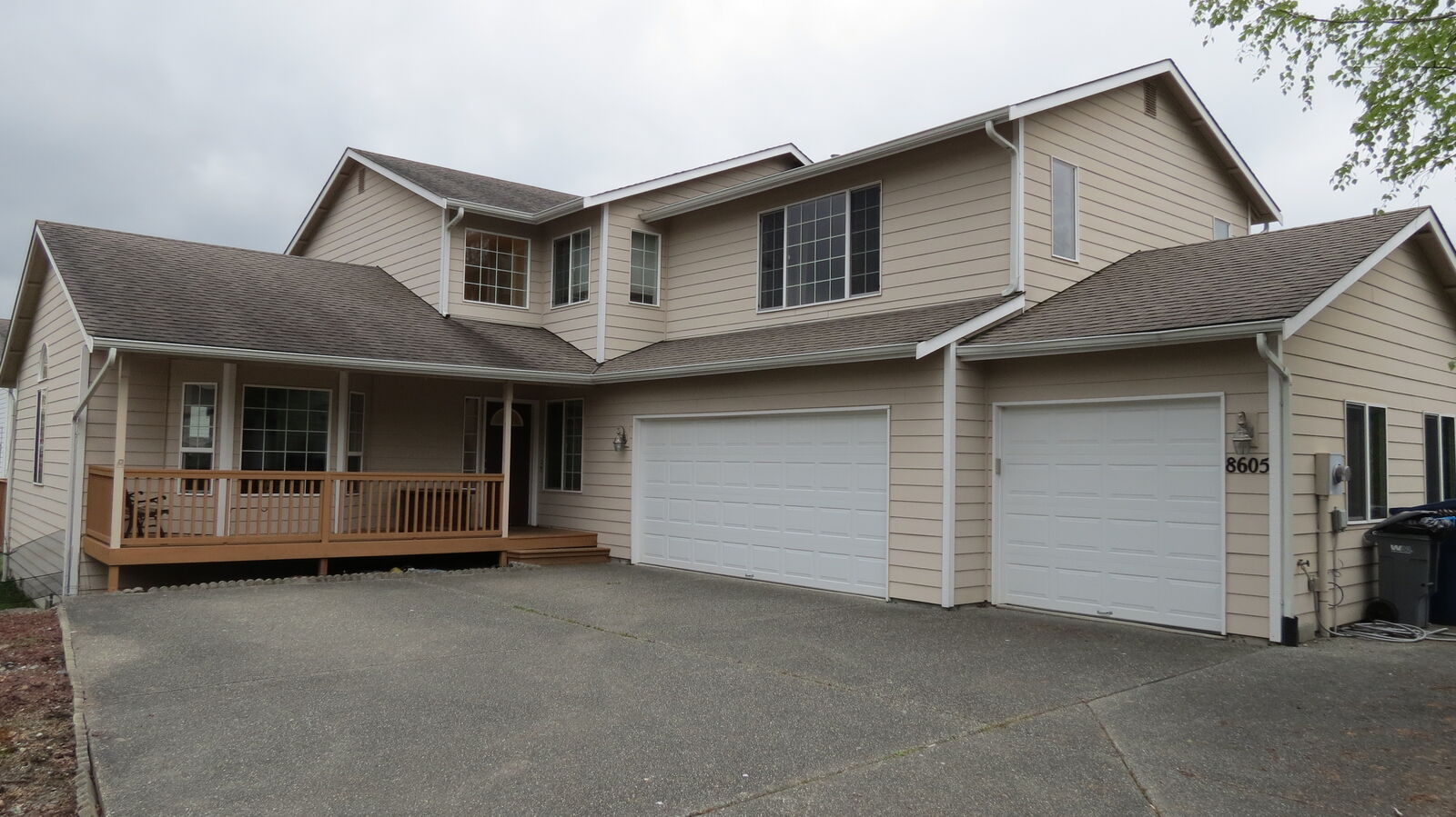 Property Photo:  8605 14th Place SE  WA 98258 