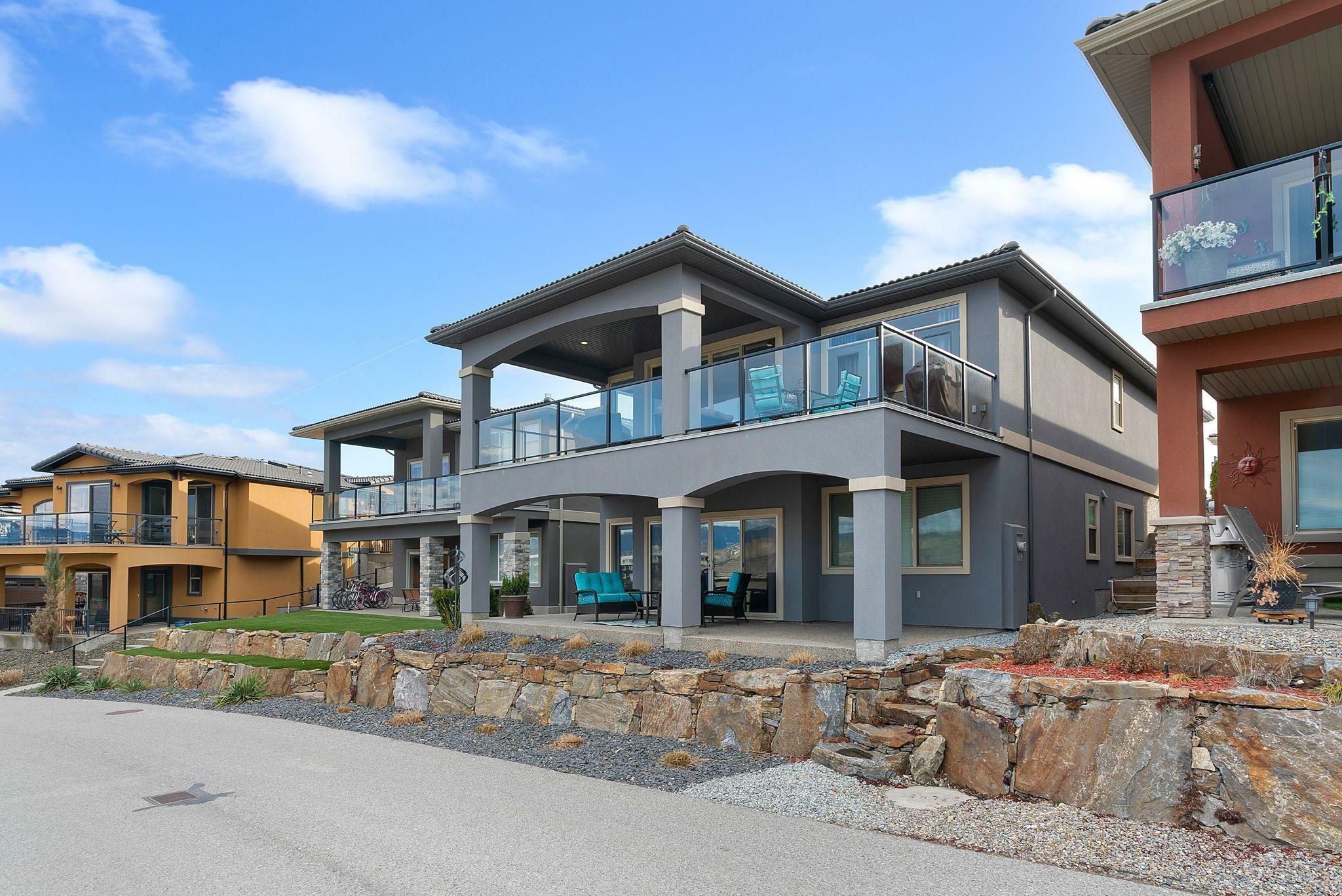 Photo de la propriété:  1708 Lake Vista Road  BC V1Z 4E1 