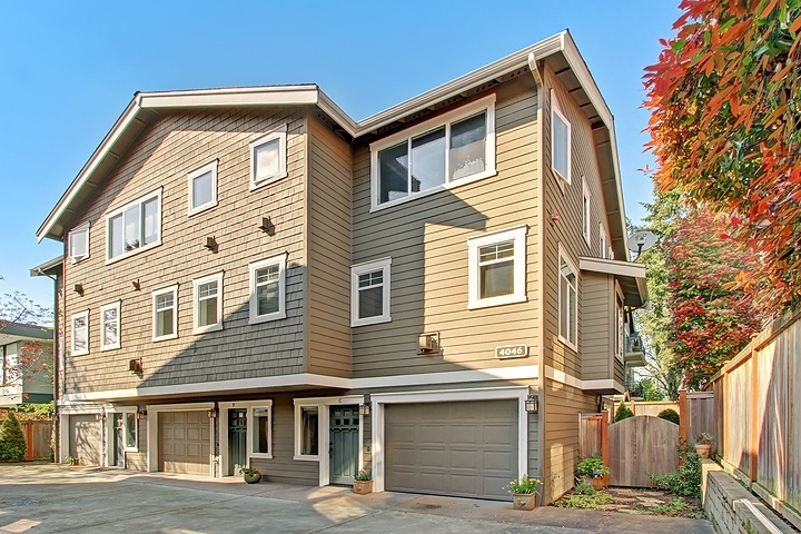 Property Photo:  4046 NE 55th St  WA 98105 