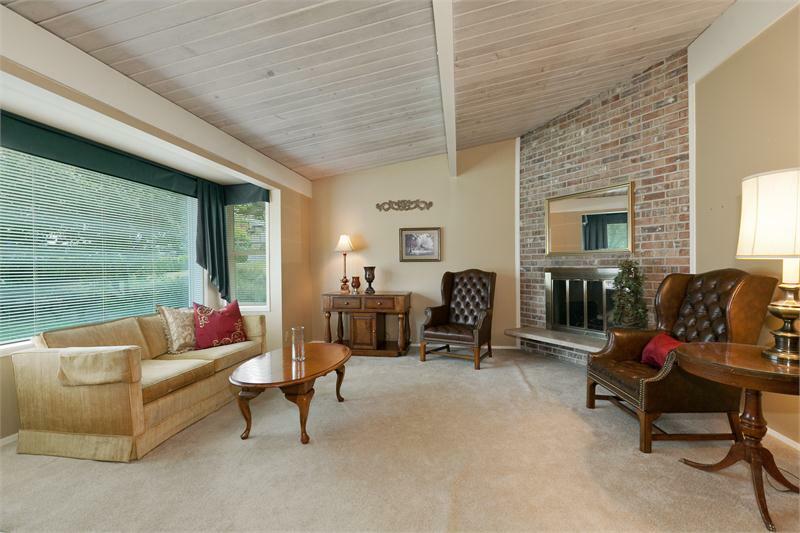 Property Photo: Interior 726 N 200th St  WA 98133 