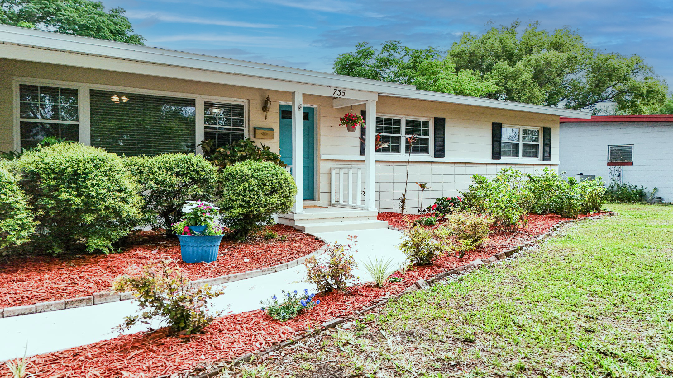 Property Photo:  735 Baltimore Drive  FL 32810 