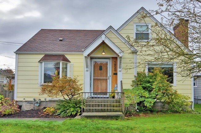 Property Photo: 1920 3rd St WA 98270