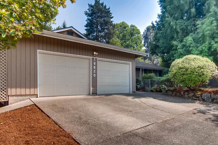 18820 51st Ave NE  Lake Forest Park WA 98155 photo