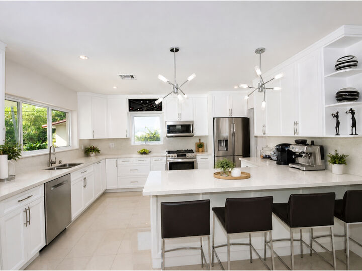 Property Photo: 9710 SW 72nd Ct FL 33156