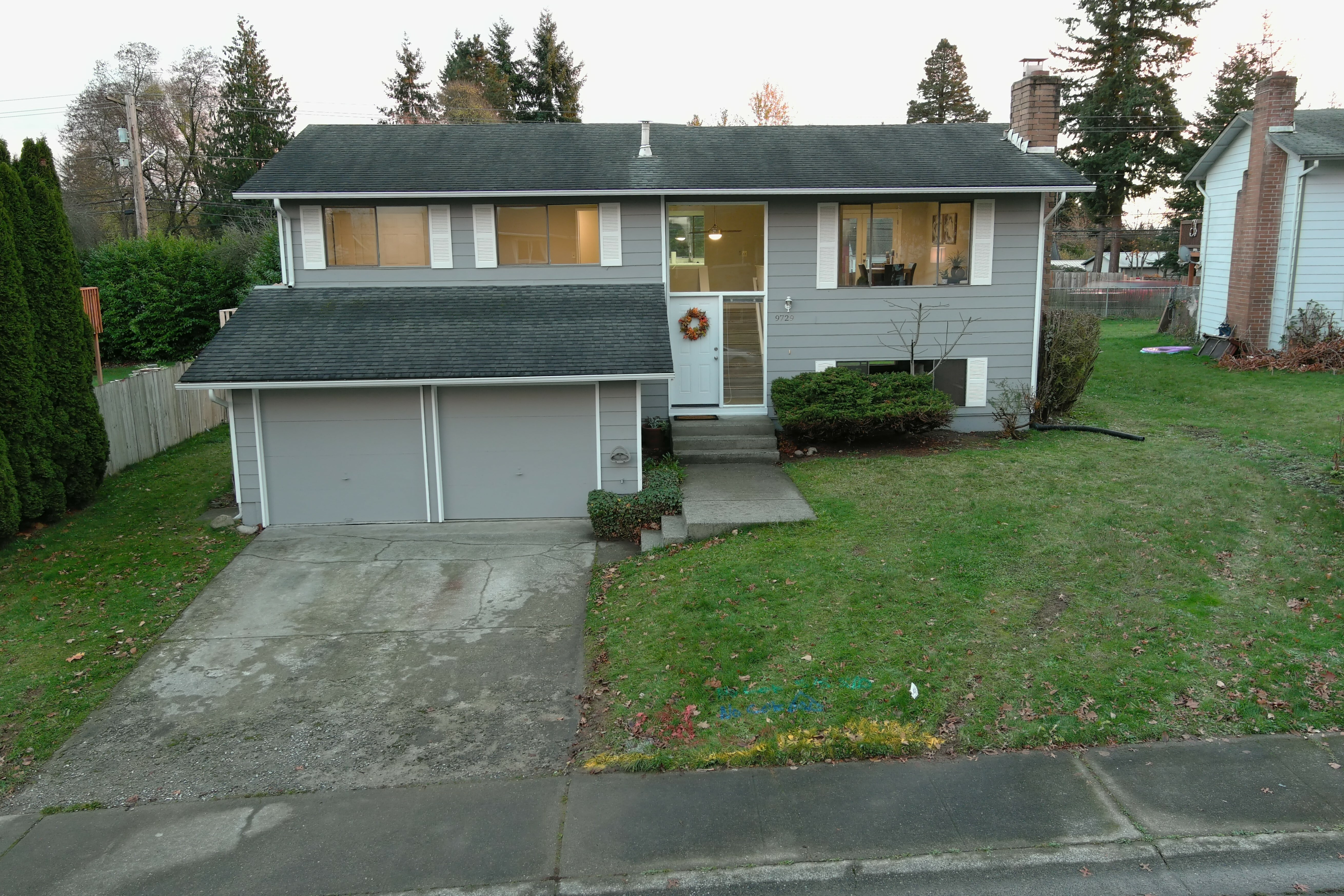 Property Photo:  9729 S 239th Place  WA 98031 