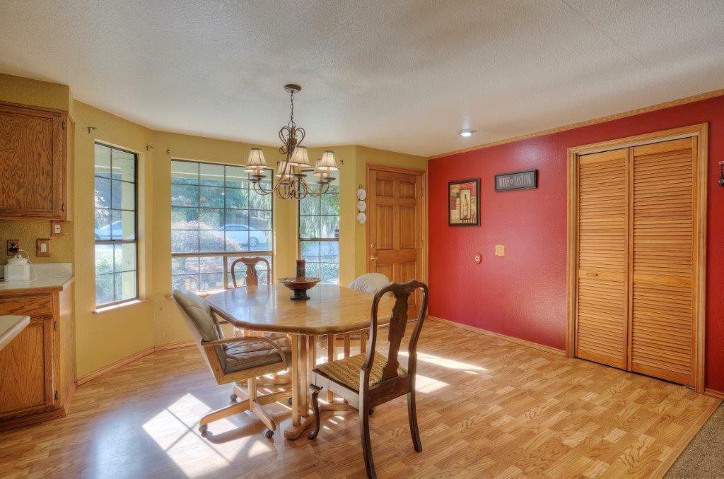 Property Photo: Foyer/dining room 65 Hylebos Ave WA 98354