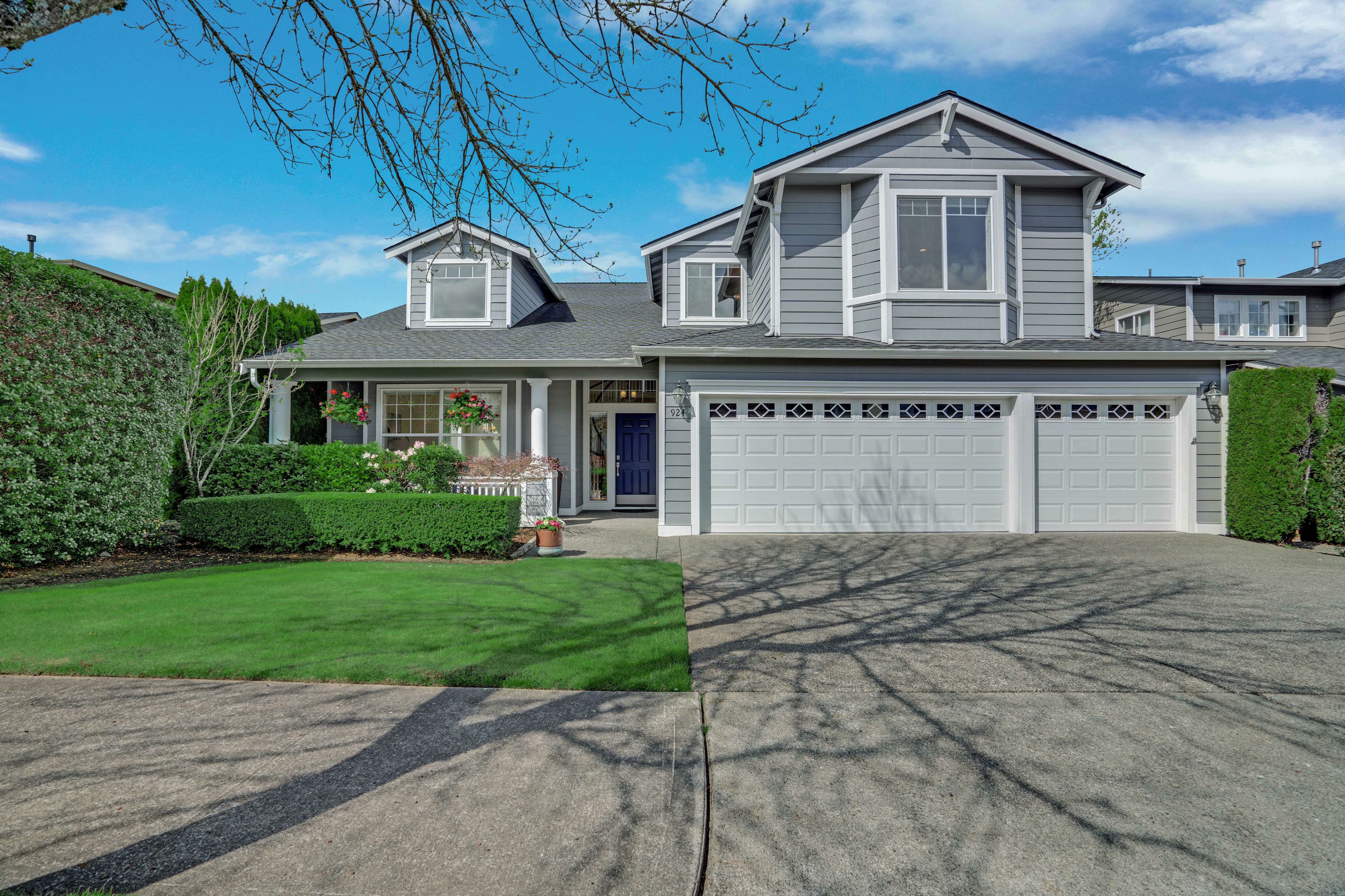 Property Photo:  924 N Laurel Lane  WA 98406 