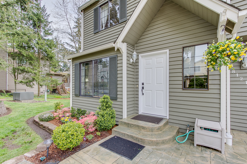 Property Photo: Entry 8121 NE 147th Place WA 98028