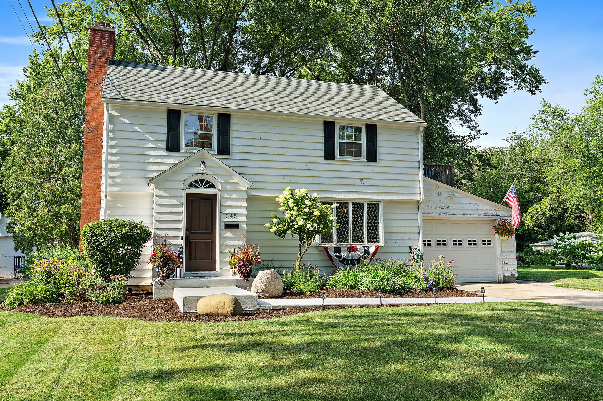 Property Photo:  345 Chauncey Street  IL 60178 