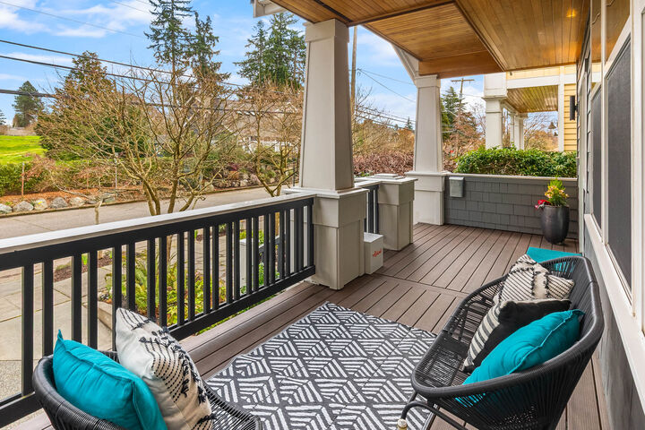 Property Photo:  7527  45th Avenue NE  WA 98115 