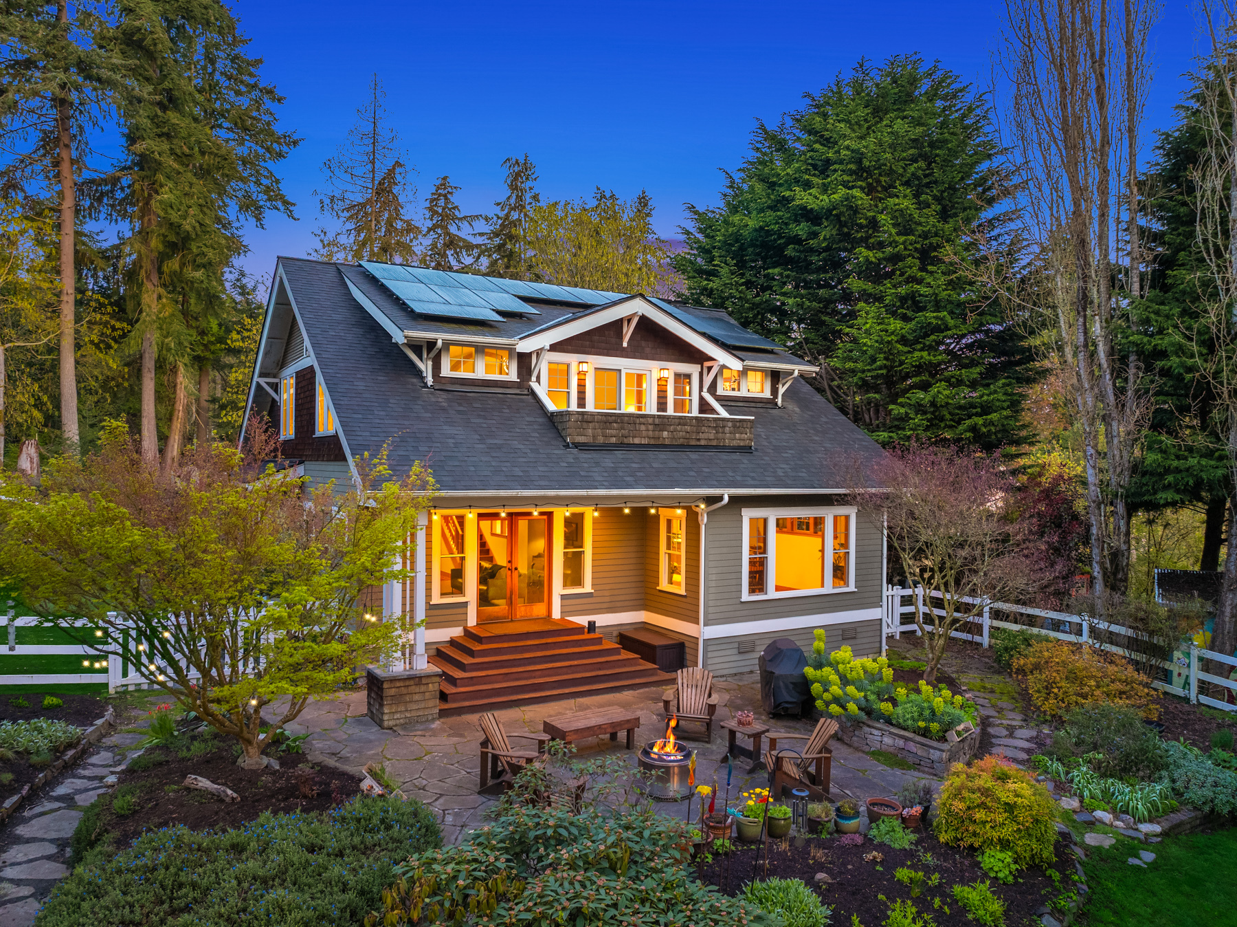 Property Photo: 15128 Sunrise Drive NE WA 98110