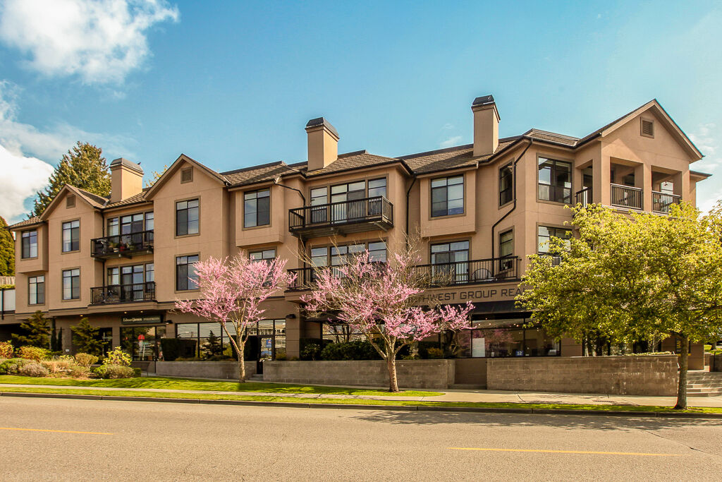 Property Photo: 5000 30th Ave NE 203 WA 98105