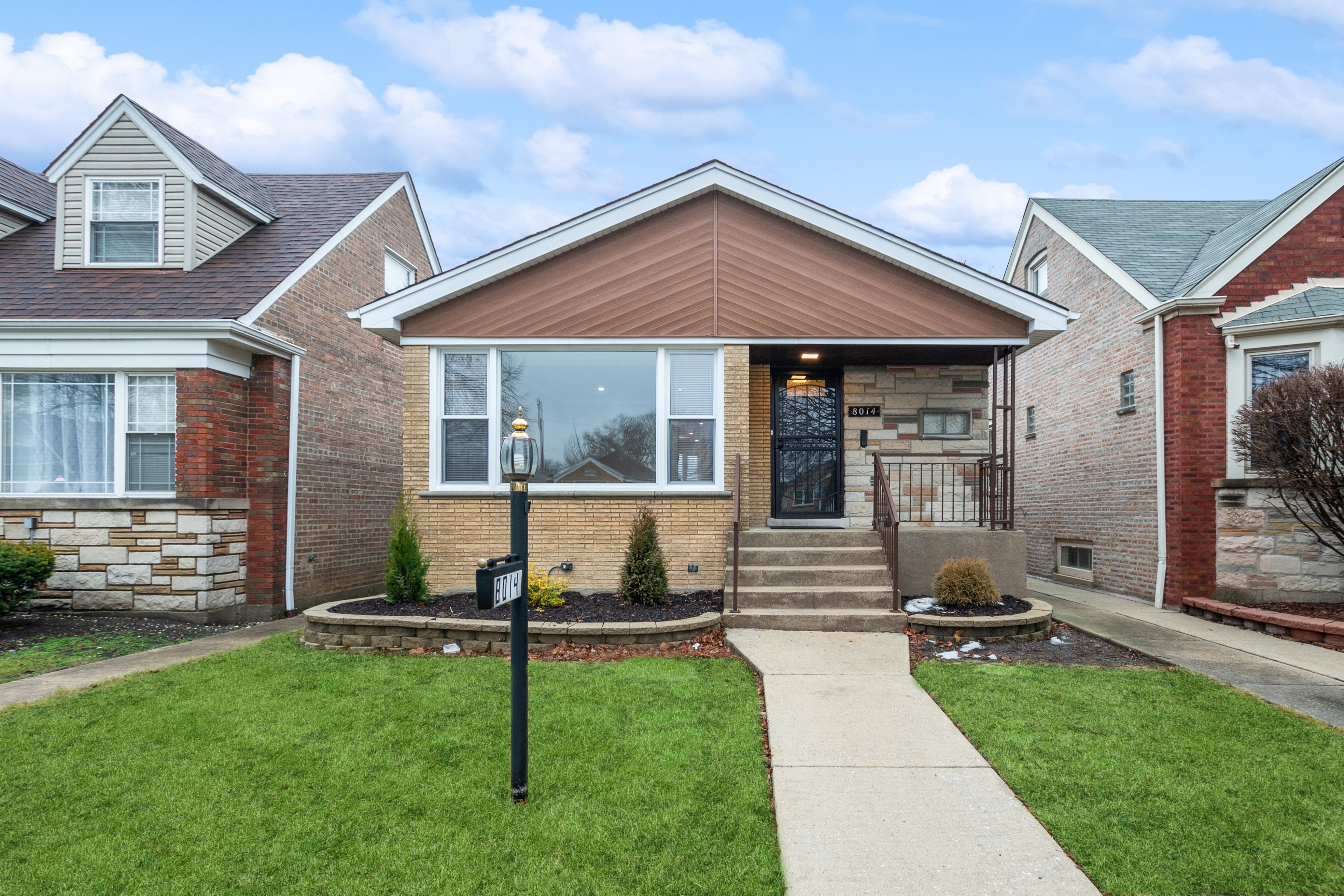 Property Photo: 8014 S Fairfield Avenue IL 60652