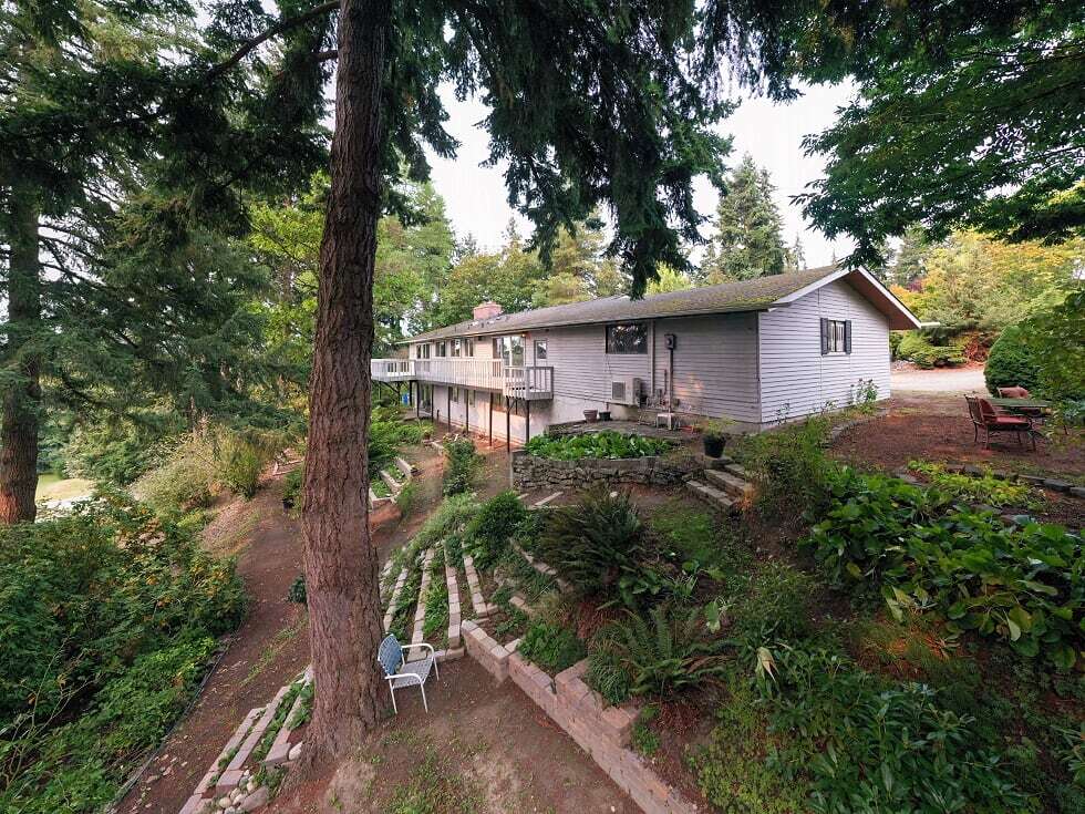 Property Photo: 20804 Crawford Rd WA 98036