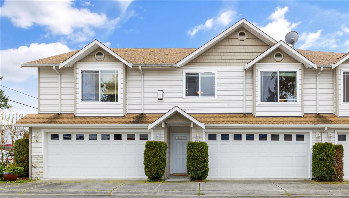 Property Photo:  829 N 145th Court  WA 98133 