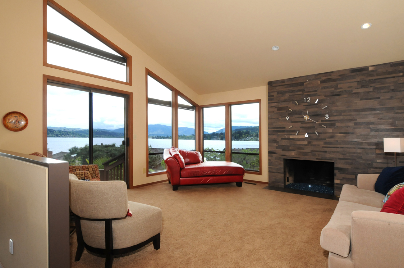 Property Photo: Living & dining room 17208 SE 29th Ct  WA 98008 