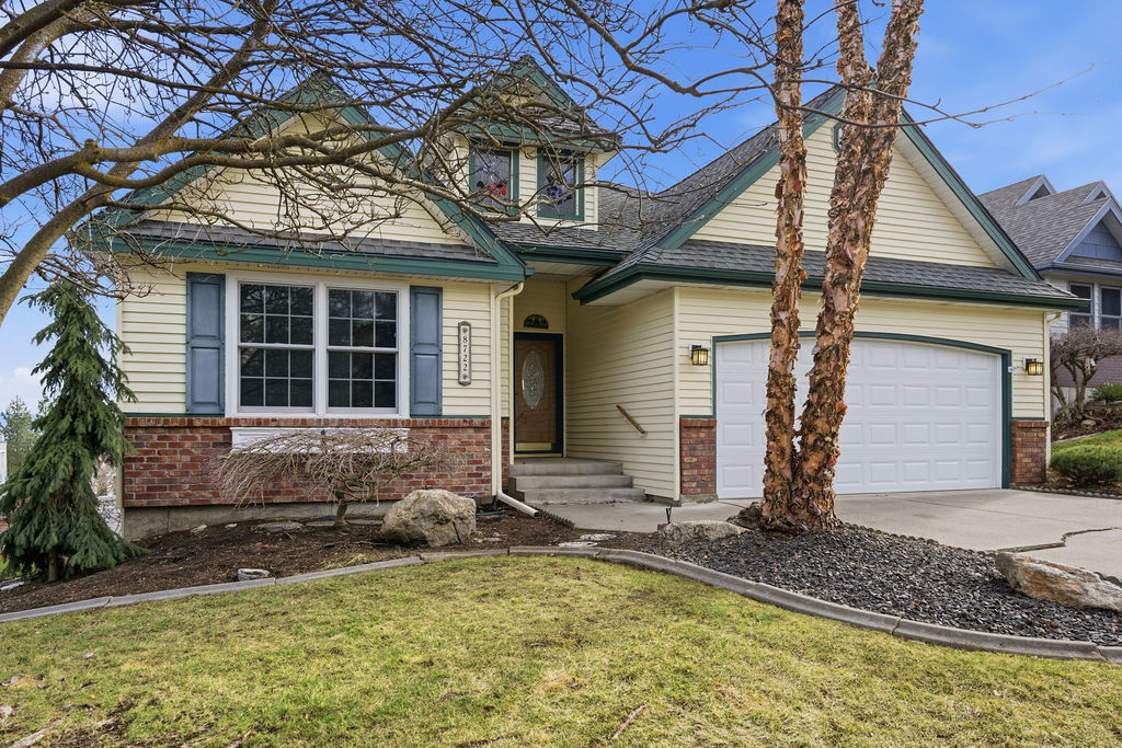 Property Photo: 8722 E Boardwalk Ln WA 99212
