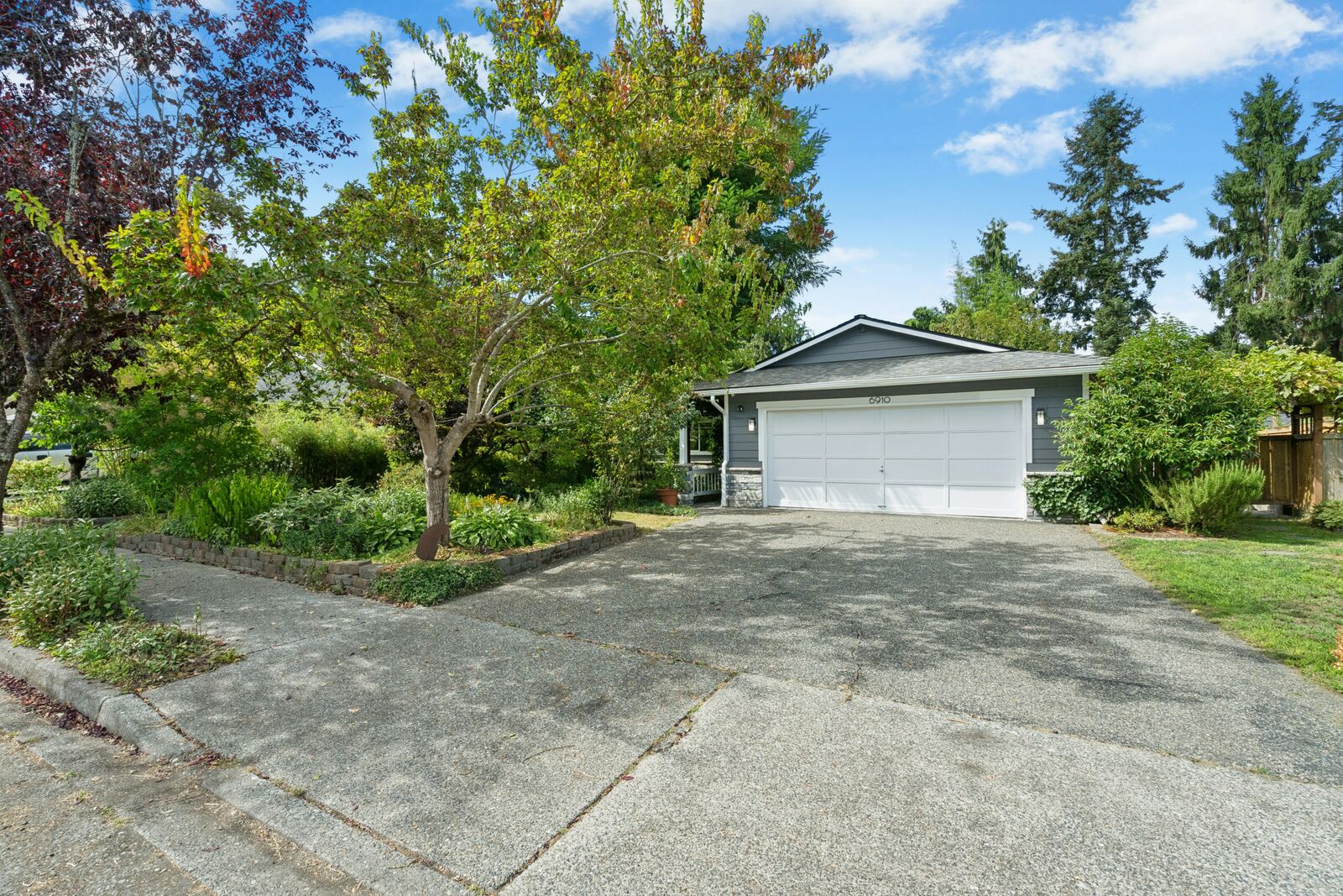 Property Photo:  6910  62nd Drive NE  WA 98270 