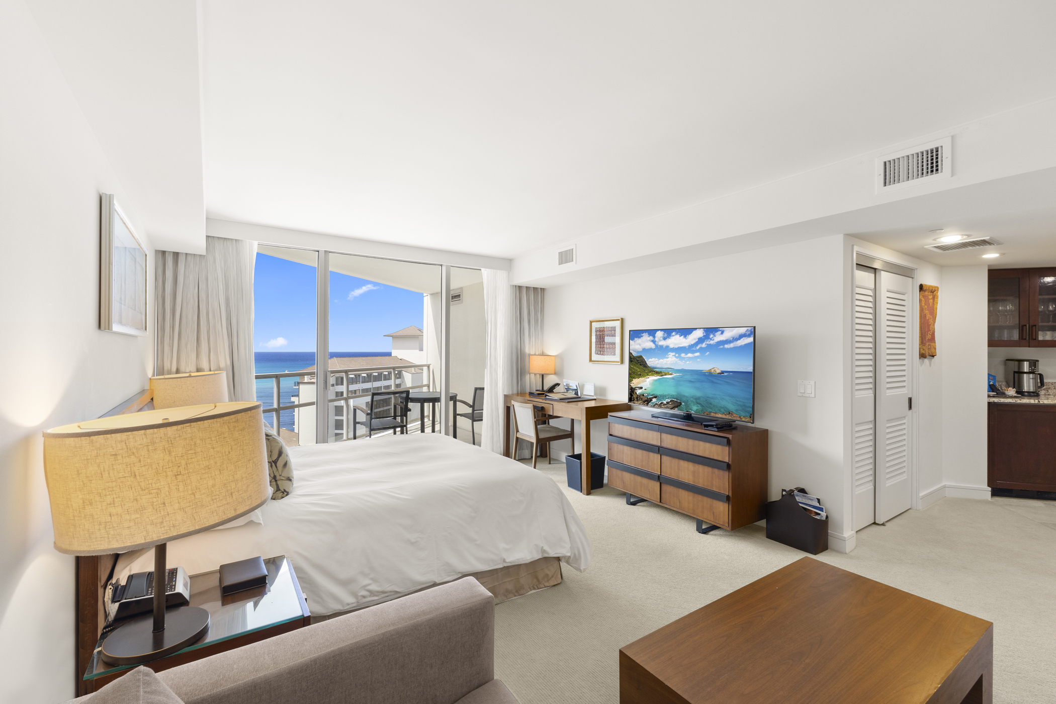 Property Photo:  223 Saratoga Road 1916  HI 96815 